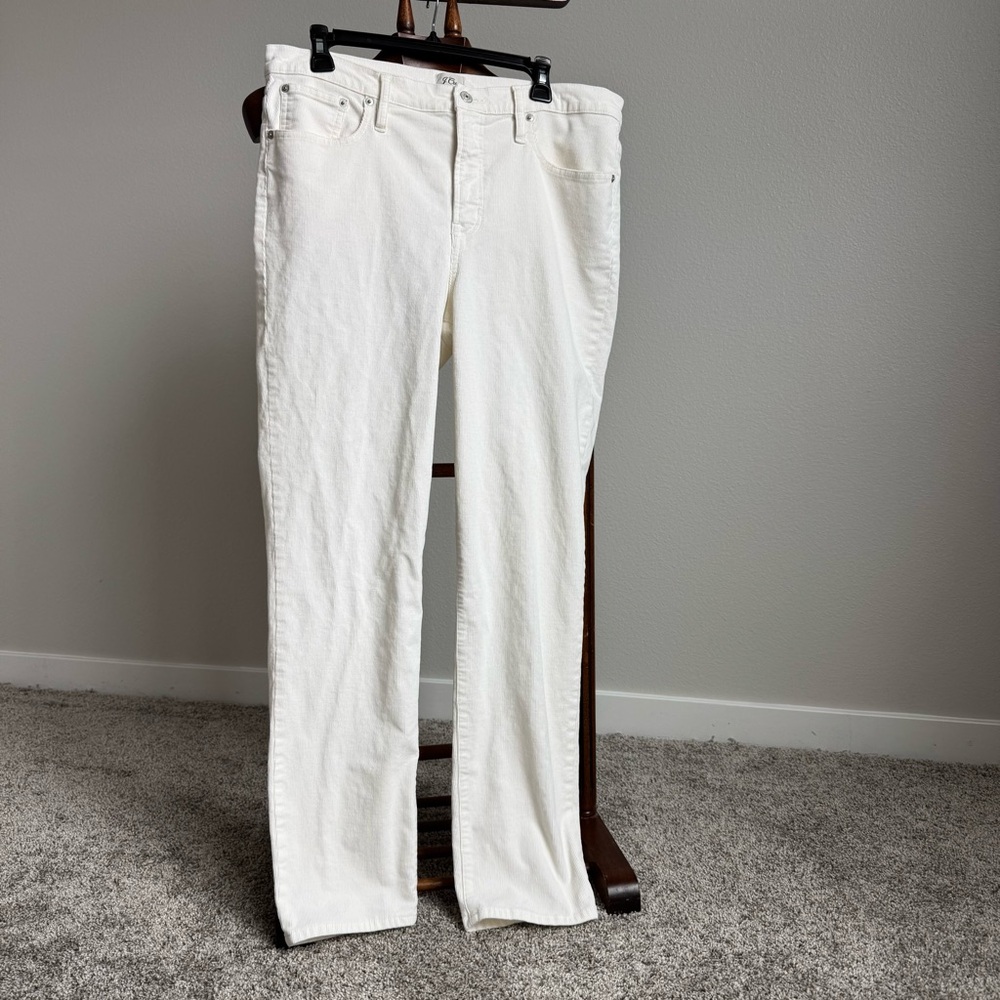 J.Crew 9” Vintage Straight Corduroy Pants White Size 32T Summer Beachy Vacation
